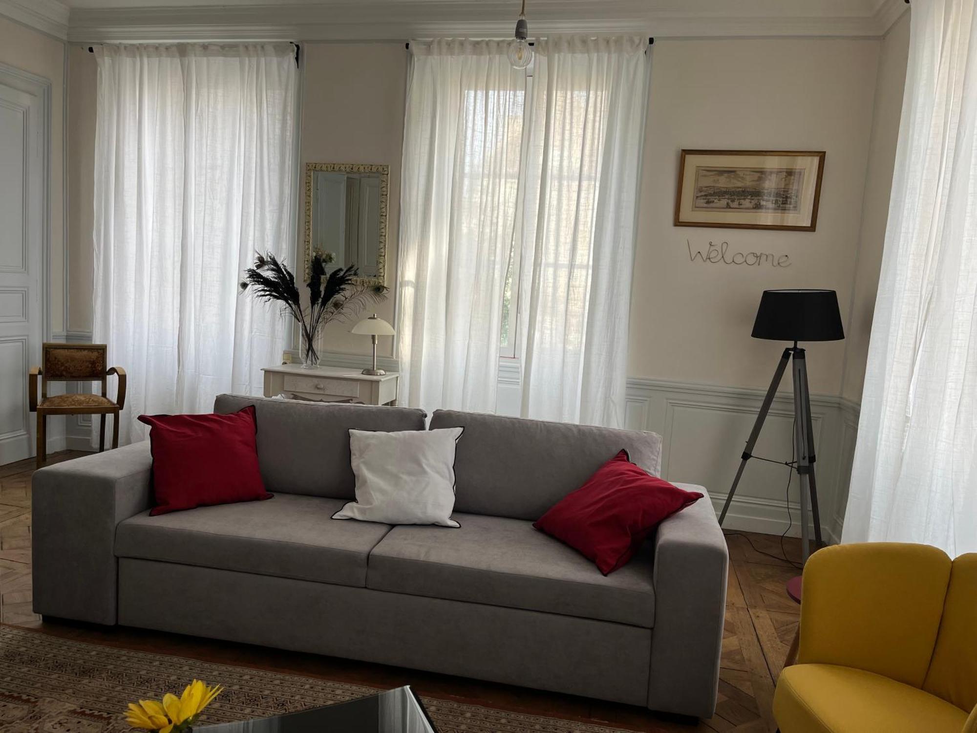 La Villa Louana 1 Appartement 160M2 Sobriete,Elegance En Coeur De Ville Обюсон Екстериор снимка