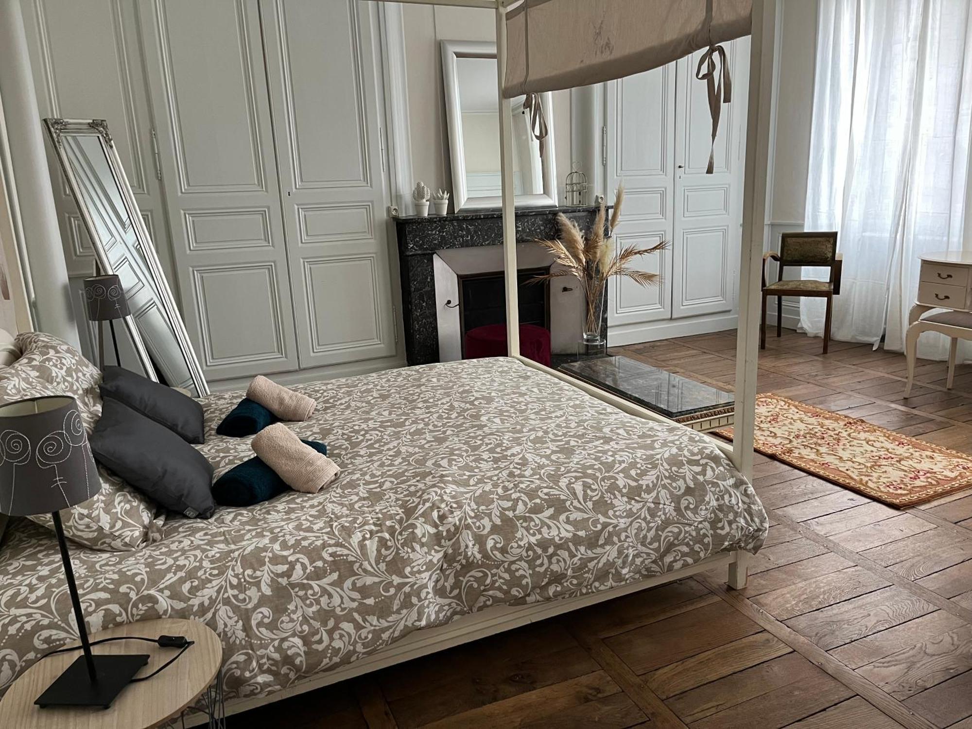 La Villa Louana 1 Appartement 160M2 Sobriete,Elegance En Coeur De Ville Обюсон Екстериор снимка