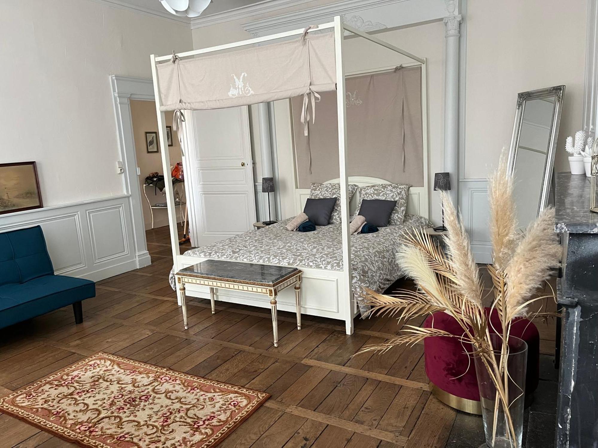 La Villa Louana 1 Appartement 160M2 Sobriete,Elegance En Coeur De Ville Обюсон Екстериор снимка